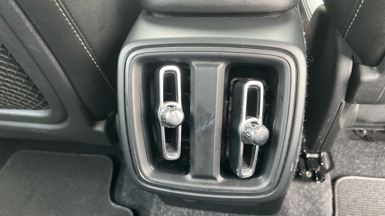 Volvo Xc40 2.0 D4 [190] Inscription 5dr AWD Geartronic Diesel Estate